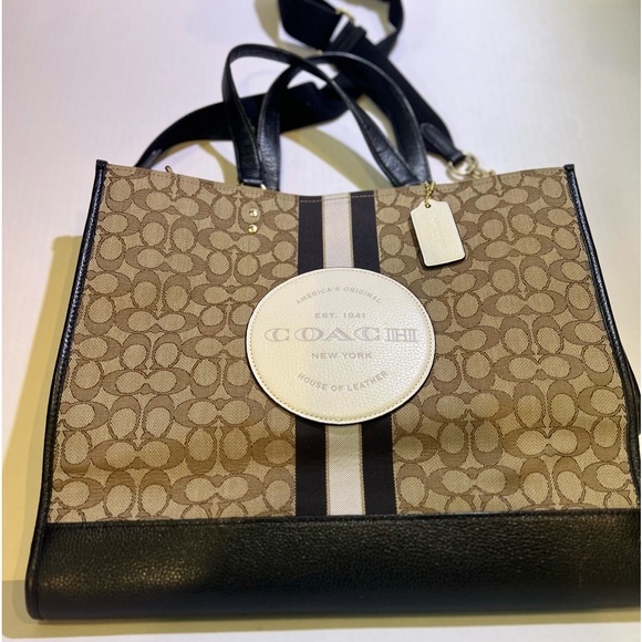 COACH Dempsey Tote 40in C1548
Signature Jacquard Stripe Patch Carryall
Bag NWT - Picture 2 of 3